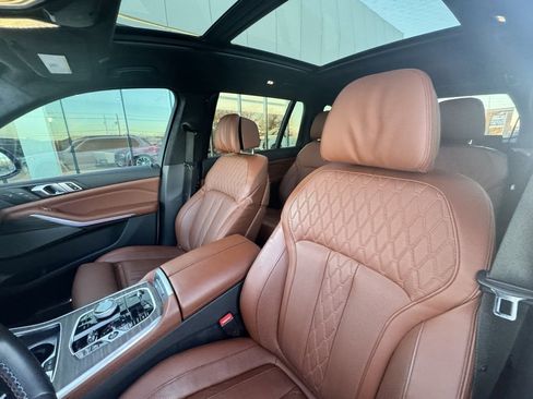 Used 2023 BMW X7 M60i w/ Executive Package image 11