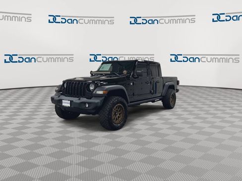 Used 2021 Jeep Gladiator Sport w/ Auxiliary Switch Group AWD/4WD image 4
