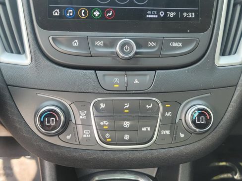 Used 2023 Chevrolet Malibu LT FWD image 17
