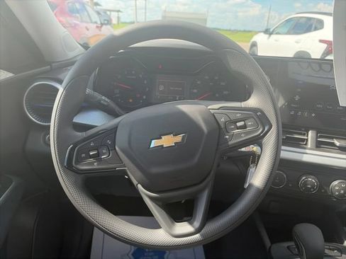 New 2026 Chevrolet Trax LS w/ LS Convenience Package FWD image 15
