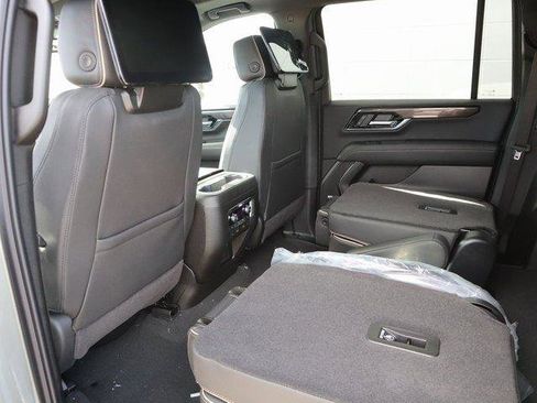 New 2026 GMC Yukon XL Elevation image 17