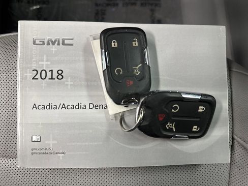 Used 2018 GMC Acadia SLT AWD/4WD image 40