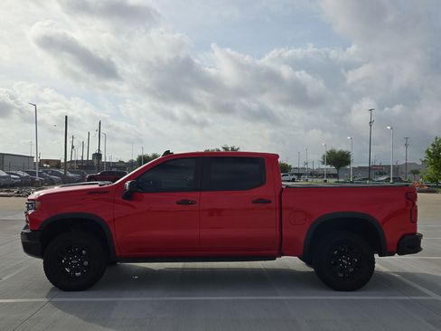 Used 2024 Chevrolet Silverado 1500 ZR2 w/ Technology Package image 7