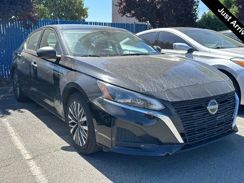Used 2024 Nissan Altima 2.5 SV FWD image 1