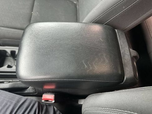 Used 2022 Jeep Wrangler Sport AWD/4WD image 25