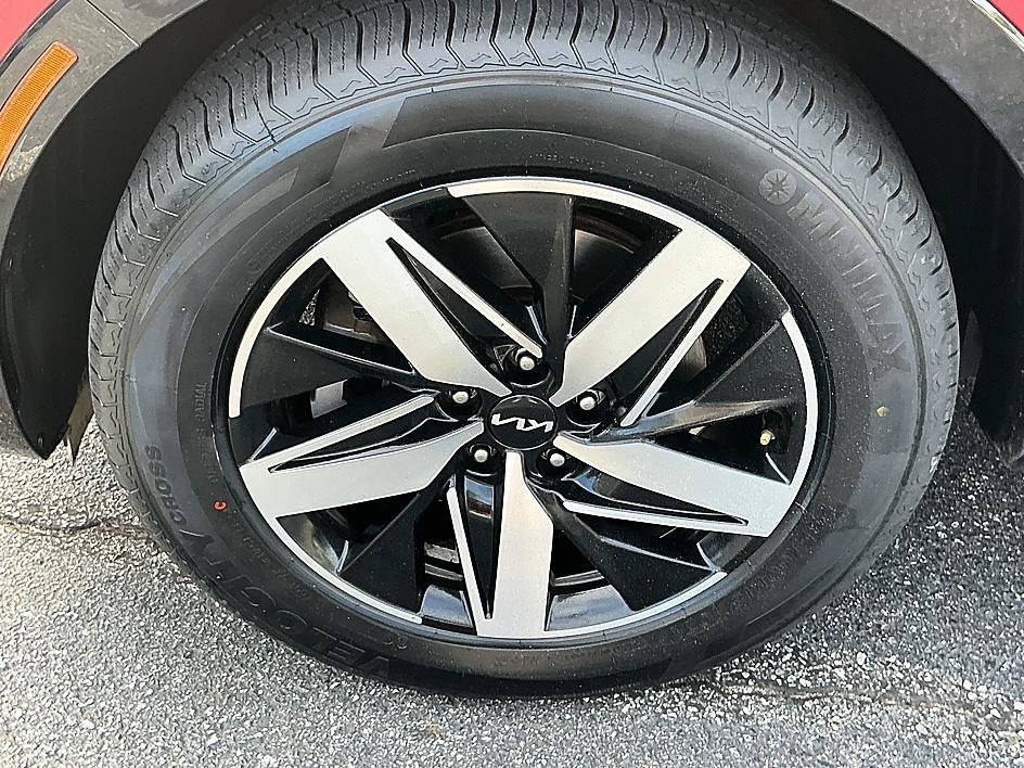 Used 2022 Kia Sorento S FWD image 7