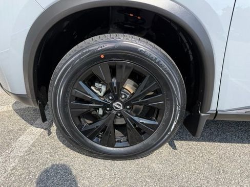 Certified 2023 Nissan Rogue SV w/ SV Premium B Package AWD/4WD image 13