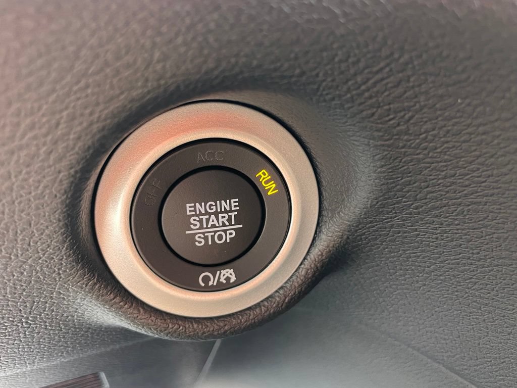 New 2027 Chrysler Pacifica Select FWD image 7