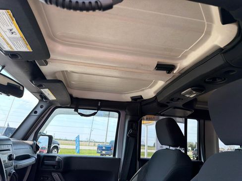 Used 2016 Jeep Wrangler Unlimited Sport image 19