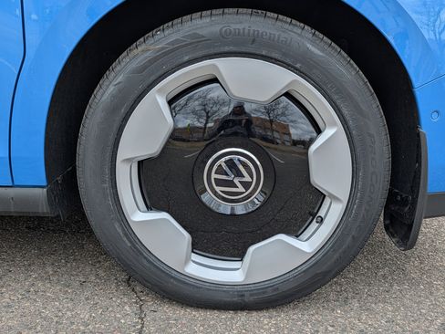 New 2025 Volkswagen ID. Buzz Pro S Plus image 3