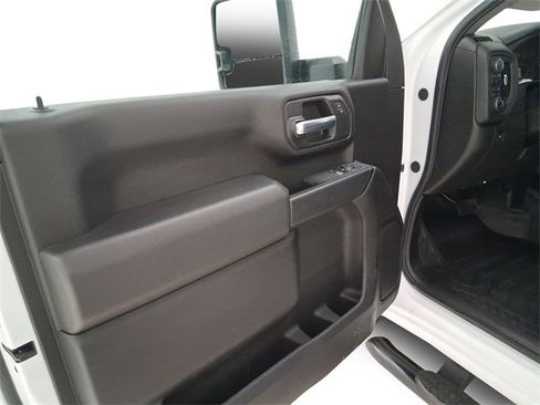 Used 2025 Chevrolet Silverado 2500 W/T w/ WT Convenience Package image 13