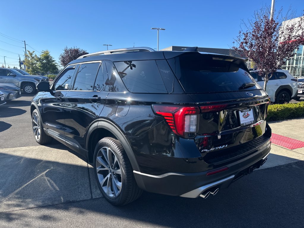 Used 2025 Ford Explorer Platinum w/ Ultimate Package AWD/4WD image 3