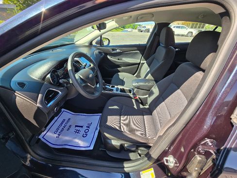 Used 2016 Chevrolet Cruze LS FWD image 11