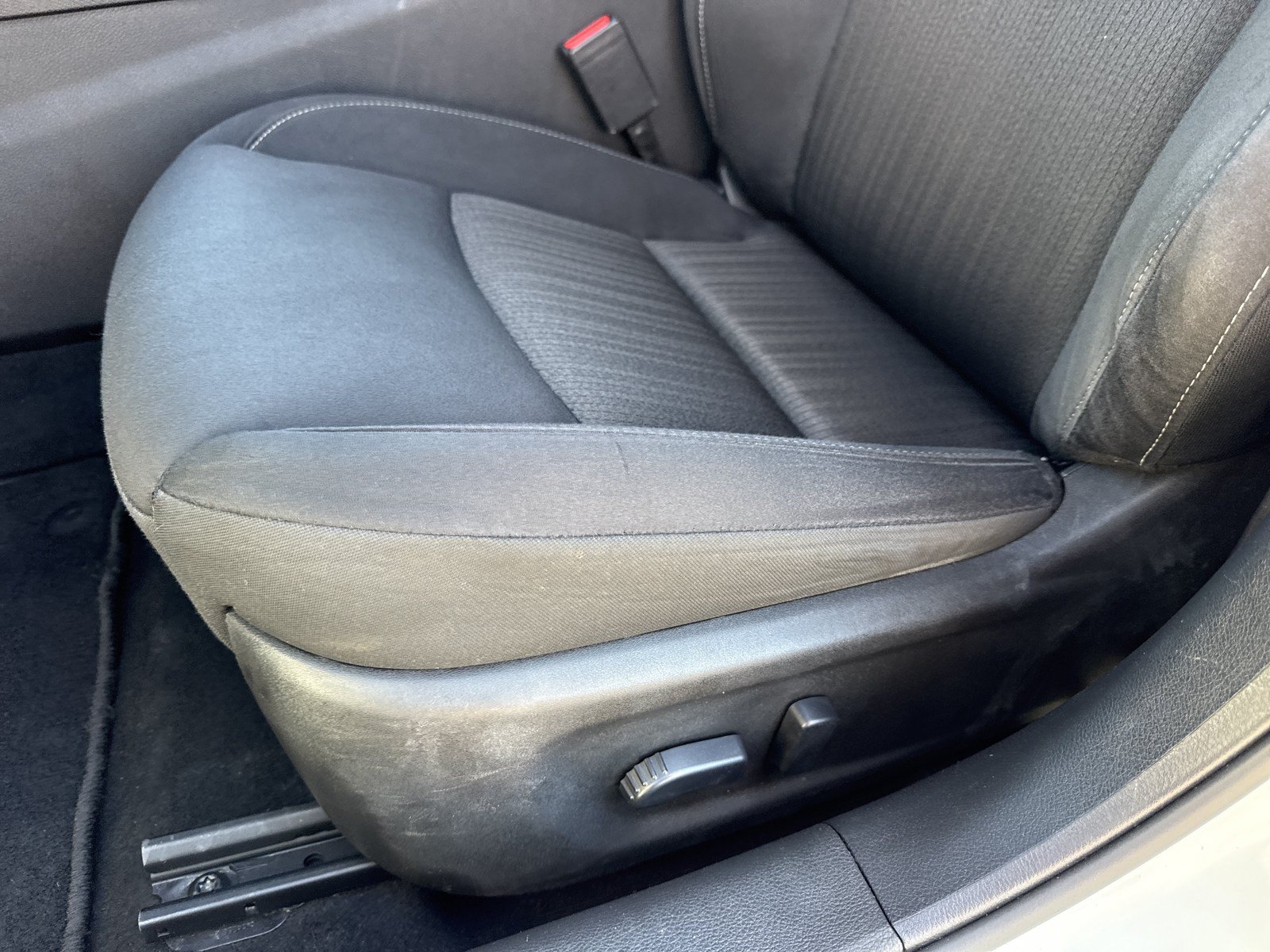 Used 2025 Nissan Altima 2.5 SV FWD image 12