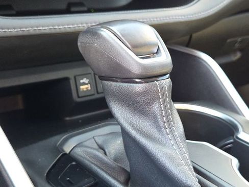 Used 2023 Toyota Highlander XLE FWD image 24