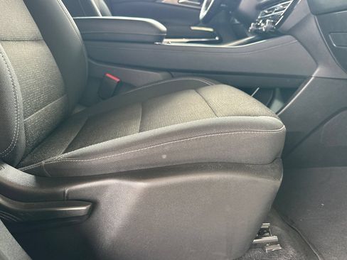 Used 2024 Chevrolet Traverse LT FWD image 24