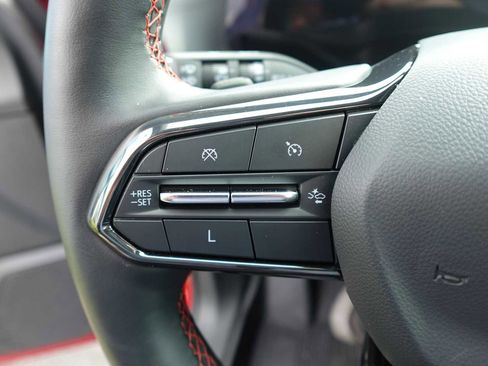 Used 2025 Chevrolet Equinox RS w/ Safety and Technology Package image 16