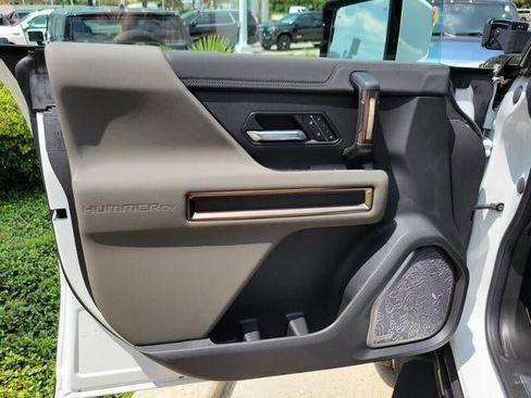 New 2025 GMC Hummer EV 3X w/ LPO, Illumination Package image 30