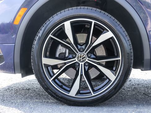 Used 2023 Volkswagen Tiguan SEL R-Line image 17