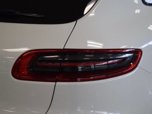 Used 2016 Porsche Macan S image 18