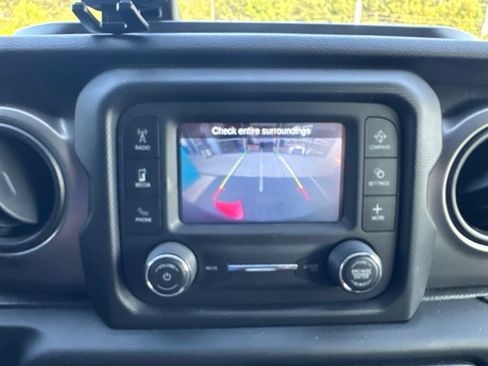 Used 2019 Jeep Wrangler Unlimited Sport S AWD/4WD image 10