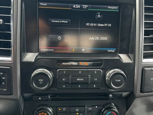 Used 2015 Ford F150 XLT w/ Equipment Group 302A Luxury AWD/4WD image 17