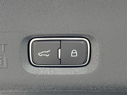 New 2025 Ford Expedition Platinum image 9