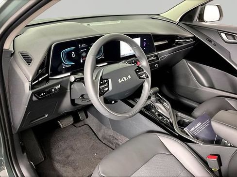 New 2026 Kia Niro EX FWD image 8
