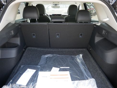 New 2026 Volkswagen Tiguan SE AWD/4WD image 6