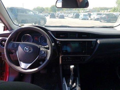 Used 2018 Toyota Corolla LE FWD image 6