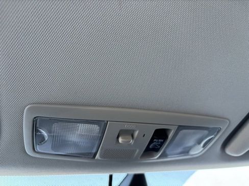 Used 2017 Mitsubishi Outlander SEL image 20