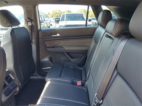 Used 2023 Volkswagen Atlas Cross Sport SE image 27