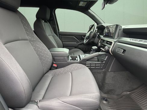 Used 2024 Toyota Tacoma SR image 39