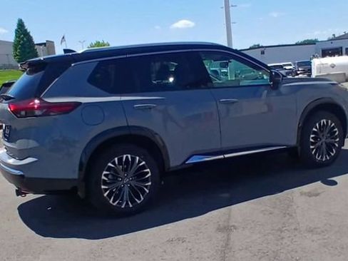 Used 2024 Nissan Rogue Platinum w/ Platinum Premium Package AWD/4WD image 3