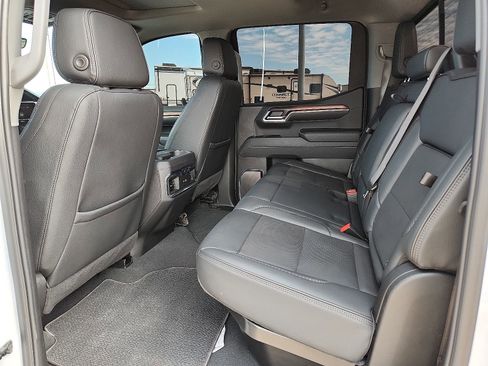 Used 2025 GMC Sierra 1500 Denali w/ Technology Package AWD/4WD image 9