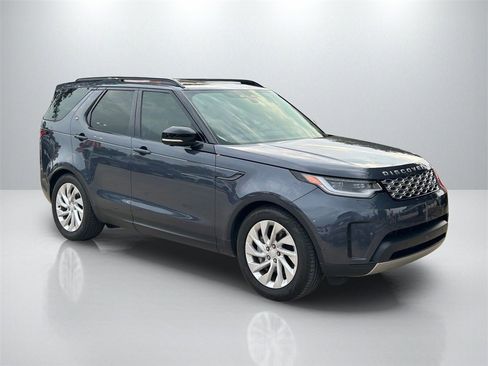 Used 2024 Land Rover Discovery S image 3