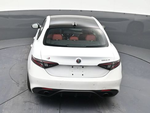 Used 2024 Alfa Romeo Giulia Veloce RWD image 15