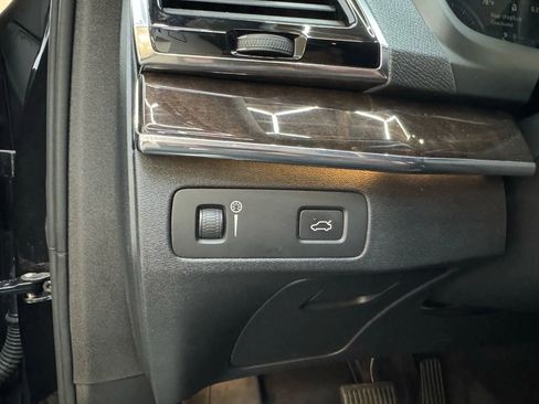 Used 2016 Volvo XC90 T6 Momentum w/ Momentum Plus Package image 18