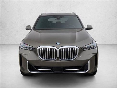 Used 2026 BMW X5 xDrive50e AWD/4WD image 6