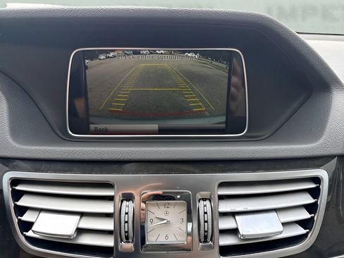 Used 2014 Mercedes-Benz E 250 BlueTEC Sedan image 23
