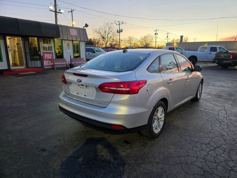 Used 2018 Ford Focus SE image 5
