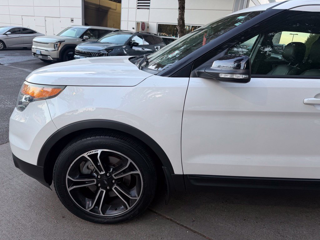 Used 2015 Ford Explorer Sport w/ Equipment Group 401A AWD/4WD image 8