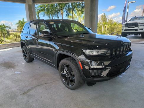 New 2025 Jeep Grand Cherokee Limited image 2