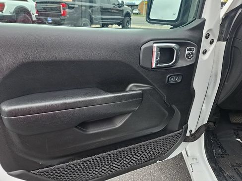 Used 2024 Jeep Wrangler Unlimited AWD/4WD image 10
