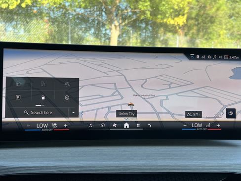 New 2026 BMW 330i Sedan w/ Premium Package image 5