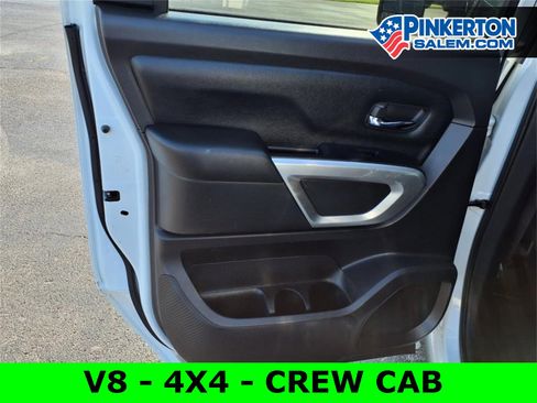 Used 2022 Nissan Titan SV w/ SV Convenience Package image 63