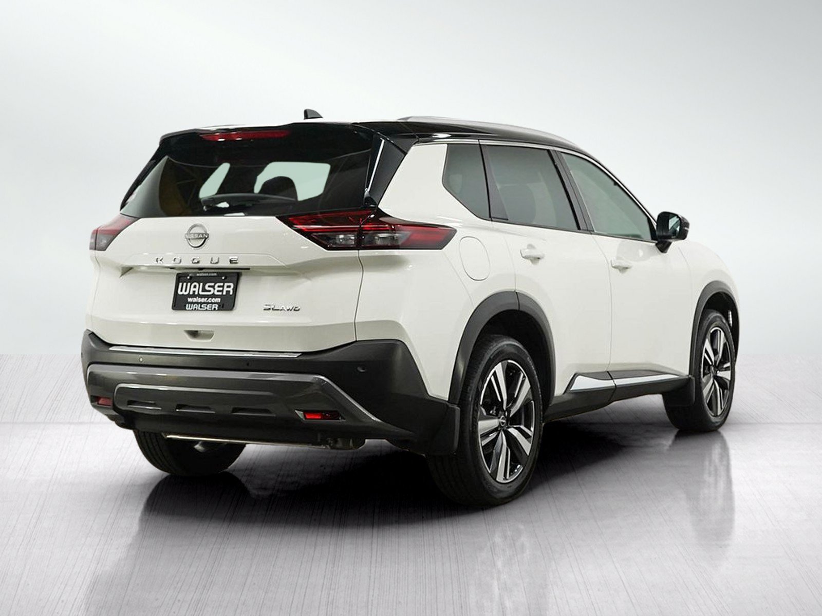 Used 2023 Nissan Rogue SL AWD/4WD image 5