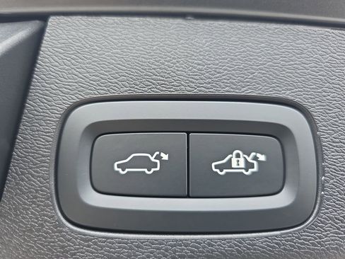 New 2026 Volvo XC60 T8 Ultra w/ Protection Package Premier image 21