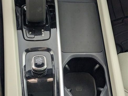 Used 2022 Volvo XC60 B5 Momentum image 23