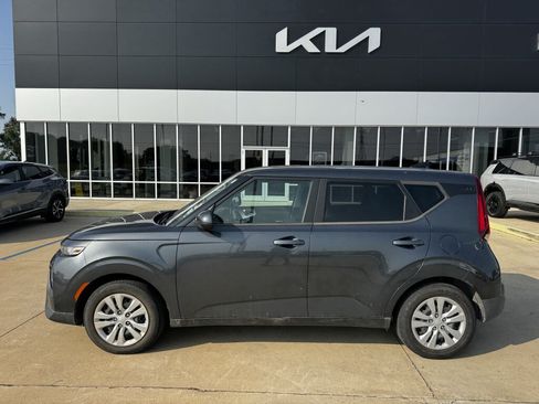 Certified 2022 Kia Soul LX FWD image 24
